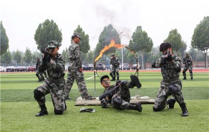 军营“野蛮成长”十天 高一新生用青春“燃”爆王府