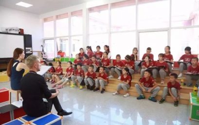 “Blue Sky” —— Foreign Teacher Demo Class for the “Colorful Dreams” Choir  Class