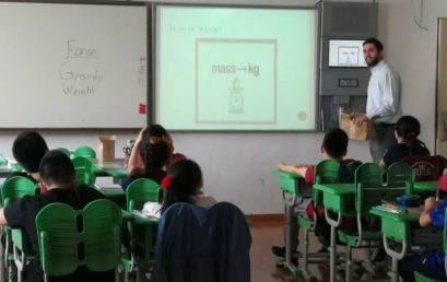 双语课堂｜在王府，小学生这样学习牛顿定律