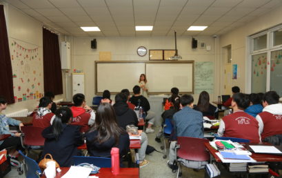 王府学校各年级开展法制教育班会活动