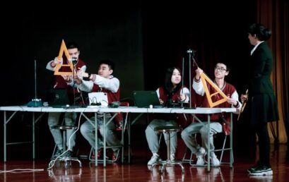 在无数考生奋笔疾书的日子，王府学子携十项竞赛大奖载誉而归！